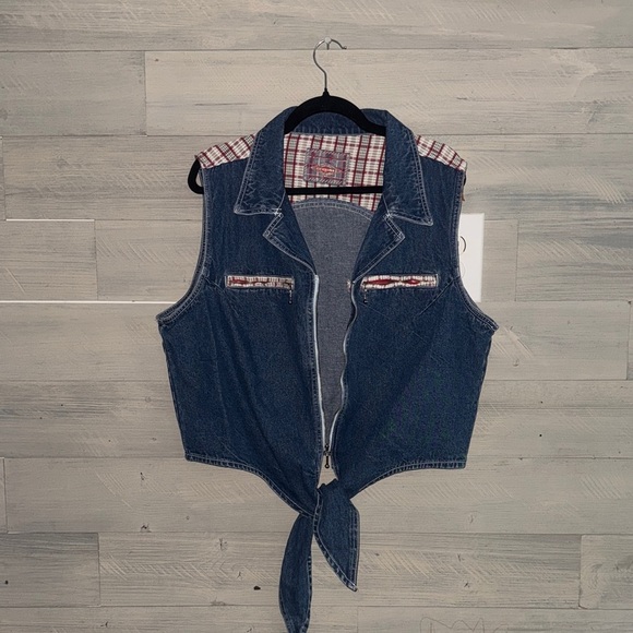 Denim Sleeveless Vest with Red Accents - Picture 9 of 9